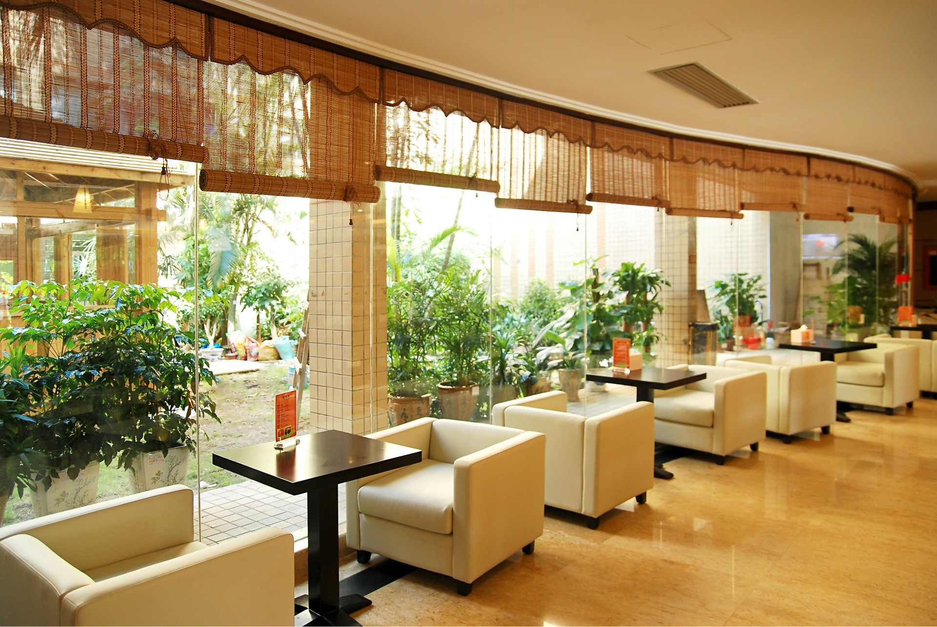 冠廚商用廚房設(shè)備帶您了解，開(kāi)西餐廳需要哪些廚房設(shè)備？